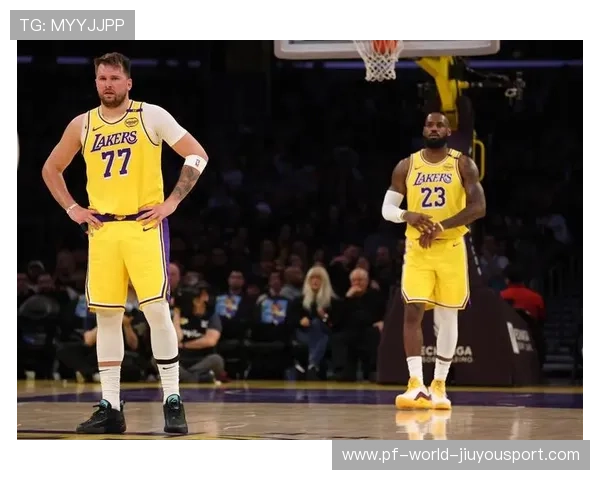 东契奇突破后抛投再度得手，独行侠继续巩固领先